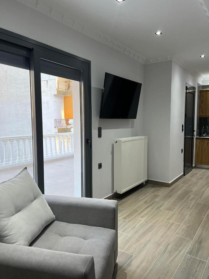 Kontis' Deluxe Furnished Apartment Loutráki Exterior foto