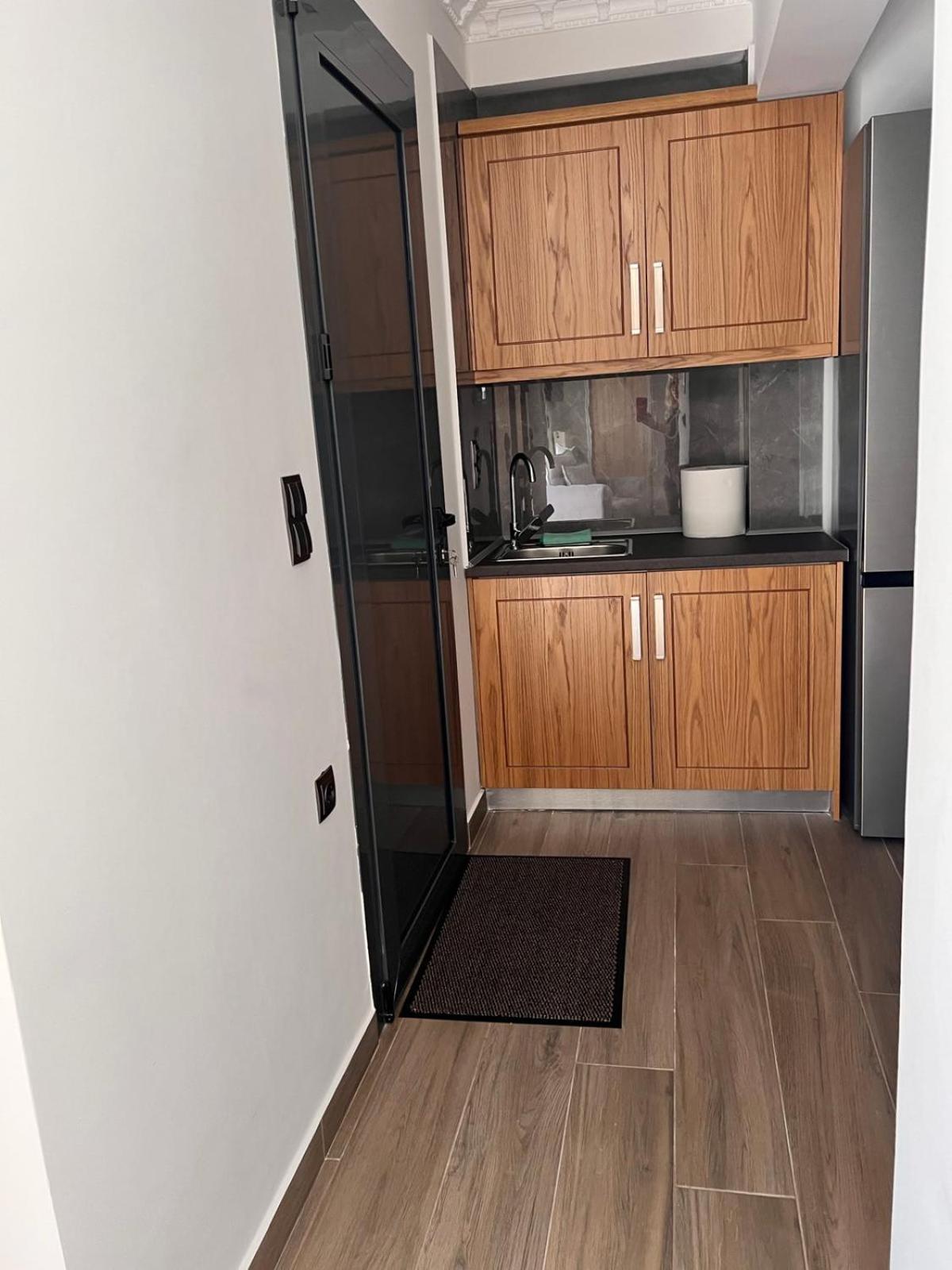 Kontis' Deluxe Furnished Apartment Loutráki Exterior foto